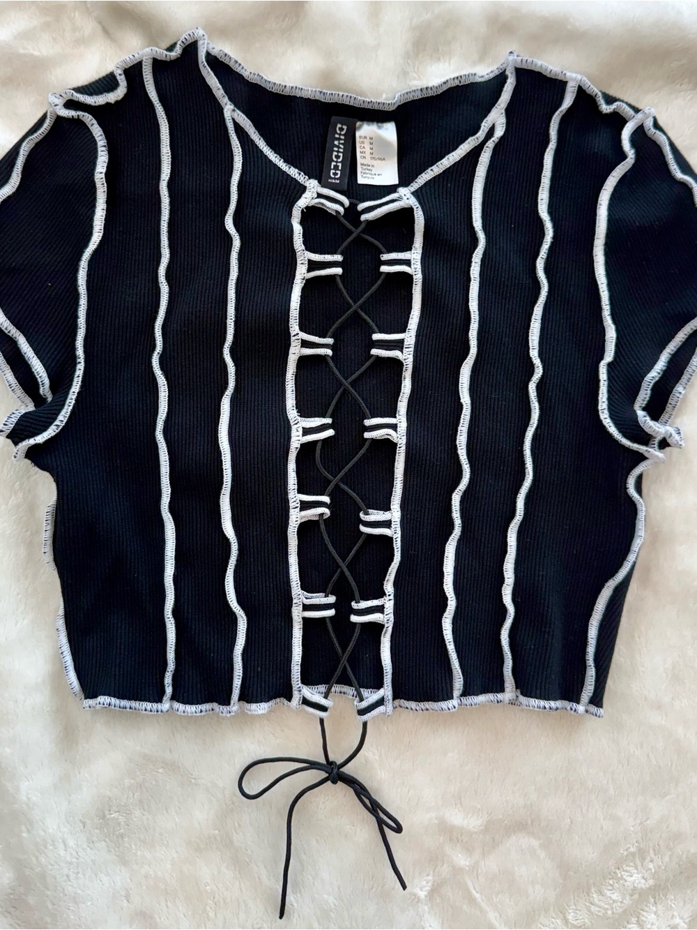 H&M chic Black Ribbed Lace-Up Crop Top with White Contrast Stitching